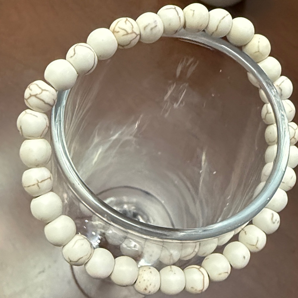 Anthropologie Howlite Beaded Stretch Bracelet!!🔥🔥🔥 - Picture 11 of 14